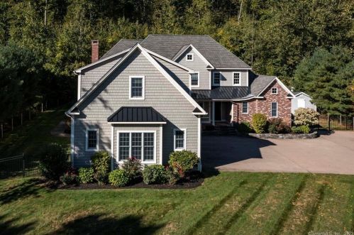 49 Castlerock Ln, Manchester, CT 06043 exterior