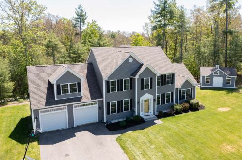 27 Blacksmith Ln, Hollis, NH 03049 exterior