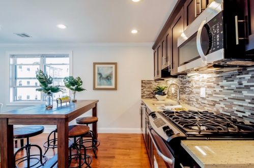 108 Maverick St, Roxbury-Xing, MA 02128 exterior