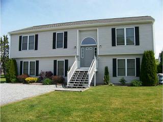 19 Greene Ln, South Kingstown, RI 02882 exterior