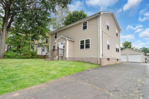 194 Maple St, Manchester, CT 06040 exterior