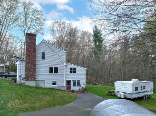 1734 Jackson School House Rd, Glocester, RI 02829 exterior