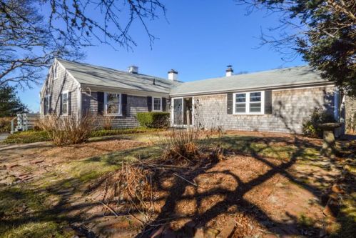 28 Frazar Rd, Falmouth, MA 02540 exterior