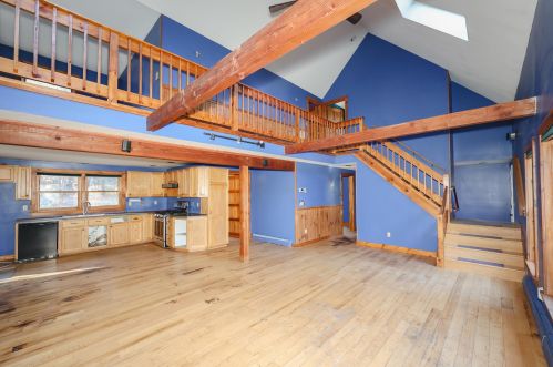 18 Critchett Rd, Raymond, NH 03077 exterior