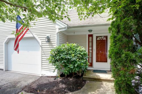 10 Kettle Ln, Mashpee, MA 02649 exterior