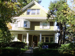 49 Woodcliff Rd, Newton, MA 02461 exterior