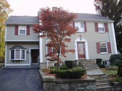 9 Kirkstall Rd, Newton, MA 02460 exterior