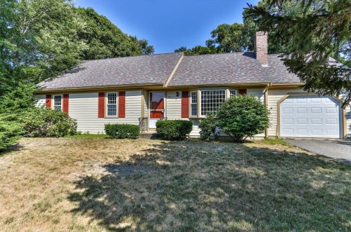 12 Dover Rd, Yarmouth, MA 02675 exterior