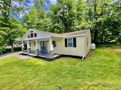 30 Namonee Trl, East Hampton, CT 06424 exterior