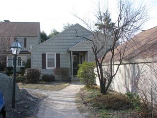 51 Colonial Sq, Peterborough, NH 03458 exterior