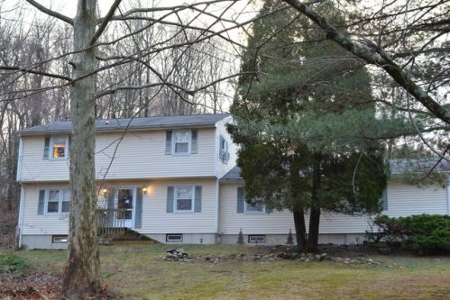 20 Crestview Dr, Brookfield Center, CT 06804 exterior