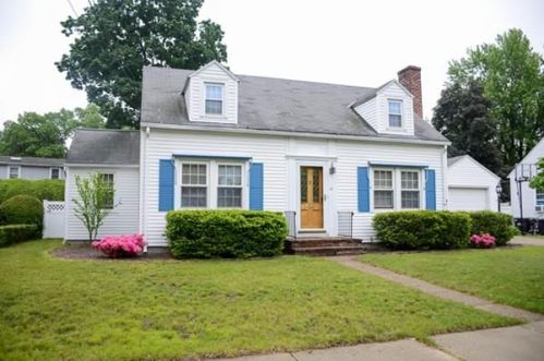 43 Beaufort Cir, Springfield, MA 01104 exterior