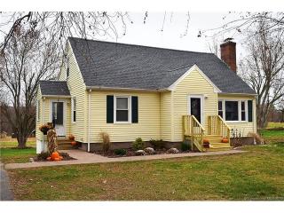 215 Pinney St, Ellington, CT 06029 exterior