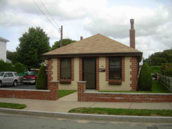 38 Colonial Ave, Newton, MA 02460 exterior