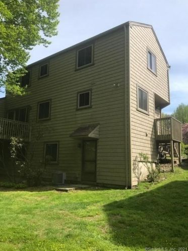 33 Happy Hollow Cir, Stratford, CT 06614 exterior