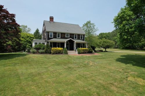 169 Post Rd, Wakefield, RI 02879 exterior