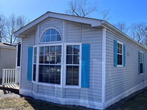 215 Cooper Ln, East-Greenwich, RI 02818 exterior