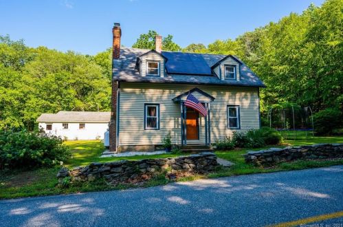 146 Middle Rd, Norwich, CT 06365 exterior