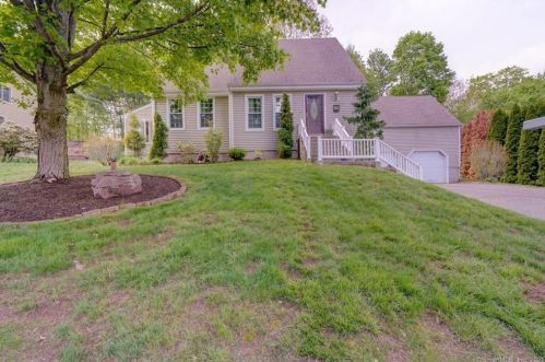 20 Tree Hill Rd, Kensington, CT 06037 exterior