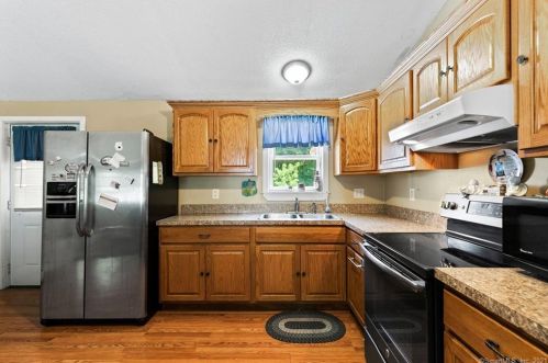 83 Lillibridge Ave, Norwich, CT 06384 exterior