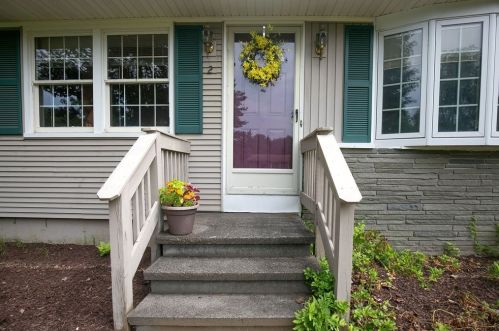 2 Mountain View St, Westfield, MA 01085 exterior