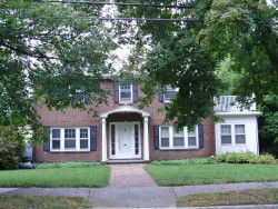 897 Chestnut St, Newton, MA 02468 exterior