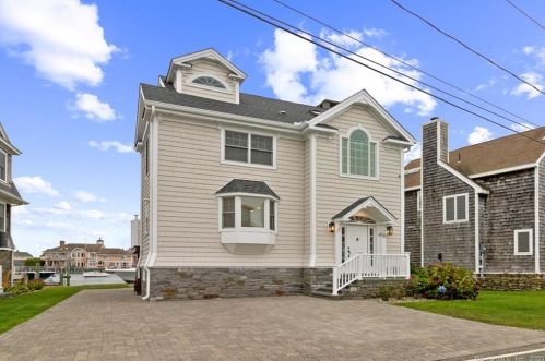 83 Atlantic Ave, Groton, CT 06340 exterior