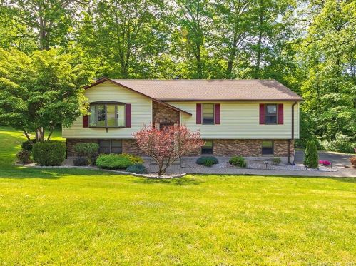 137 Fox Run Dr, Southington, CT 06489 exterior