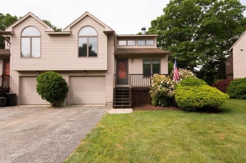 92 Cardinal Dr, North Kingstown, RI 02852 exterior
