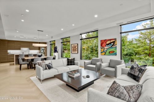 125 Field Point Rd, Greenwich, CT 06830 exterior