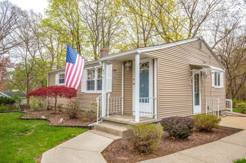 67 Plumtree Cir, Springfield, MA 01118 exterior
