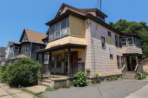 383 Nottingham St, Springfield, MA 01104 exterior