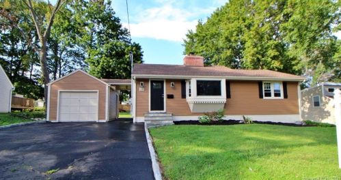 100 Elmsford Rd, Bridgeport, CT 06606 exterior