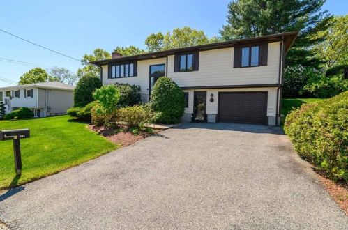 104 Manchester Farm Rd, North-Providence, RI 02904 exterior