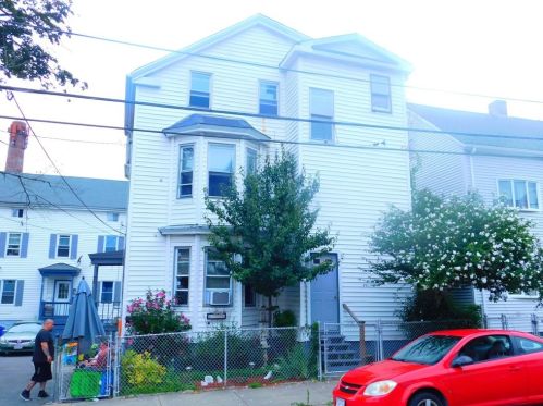 70 Tremont St, Fall River, MA 02720 exterior