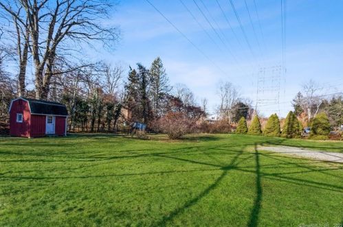 7 Coventry Pl, Norwalk, CT 06854 exterior
