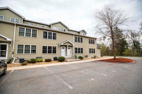 16 Steeple Chase Rd, Hampstead, NH exterior