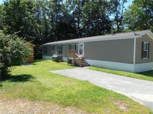 12 Falcon Cir, Augusta, ME 04330 exterior