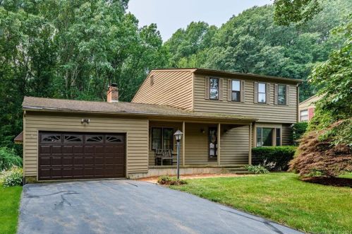 365 Sycamore Ln, Cheshire, CT 06410 exterior