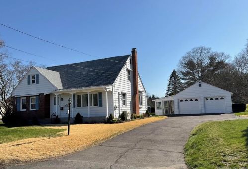 24 Forest St, Middletown, CT 06457 exterior