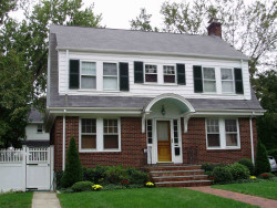 28 Arapahoe Rd, Newton, MA 02465 exterior