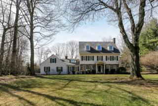 11 Harbor Rd, Tokeneke, CT 06820 exterior