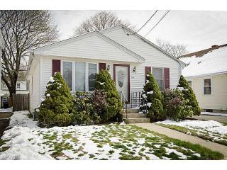 316 Bloomfield St, Pawtucket, RI 02861 exterior