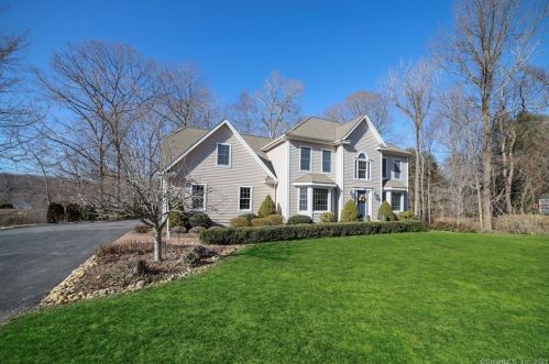 16 Morris Ln, East Lyme, CT 06333 exterior