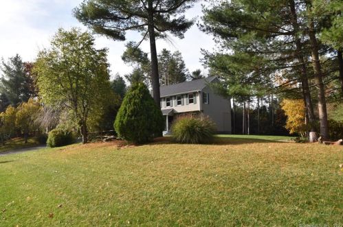 24 Sunshine Farms Dr, Somers, CT 06071 exterior