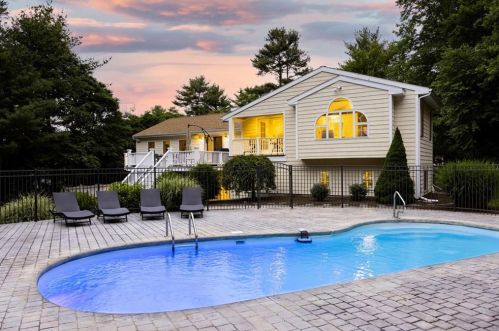 15 Roundtable Ct, Richmond, RI 02892 exterior