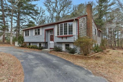 2 Churchill Ave, Wareham, MA 02571 exterior