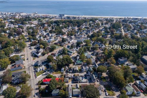 10 9Th St, Old Orchard Beach, ME 04064 exterior