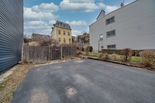 132 Marginal St, Roxbury-Xing, MA 02128 exterior