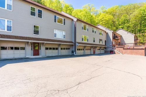 40 Village Walk, Wilton, CT 06897 exterior